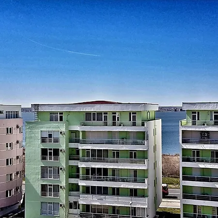 Arianna Summerland Apartment Mamaia