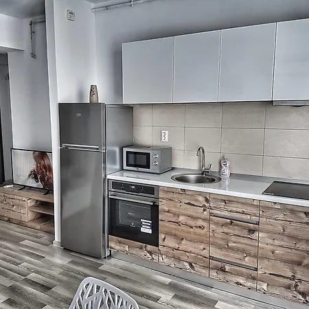 Arianna Summerland Apartment